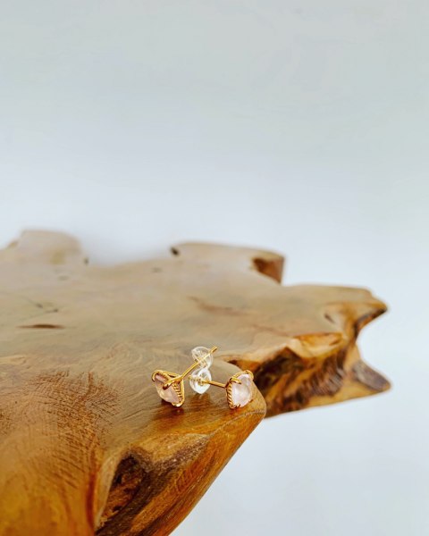 Rose earrings with rose quartz Rose earrings with rose quartz